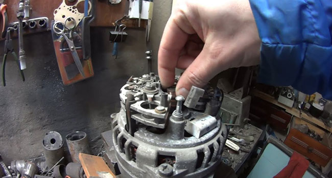 Alternator Repair vs Replacement: What Saves More Money?
